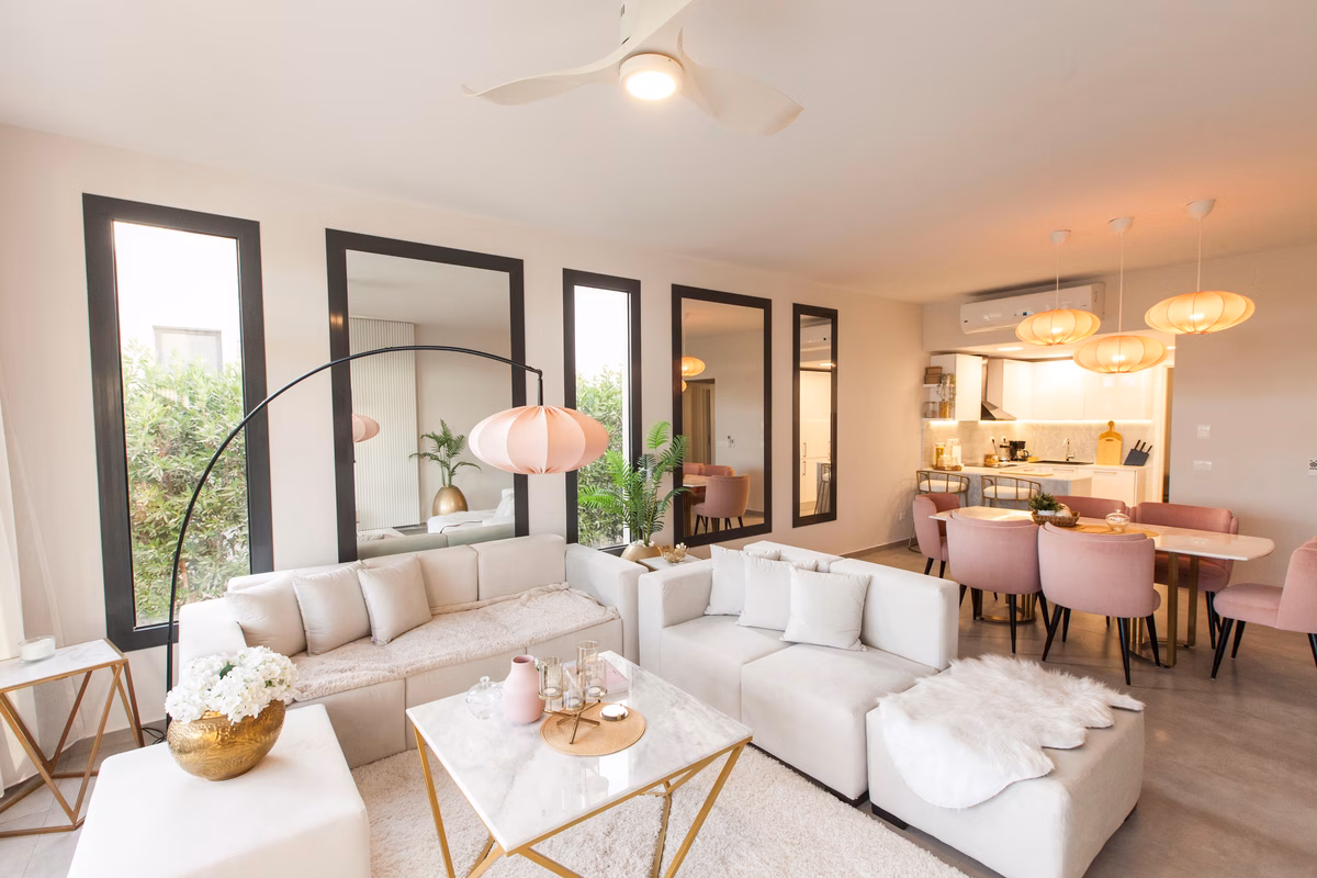 Front Row 3BR Villa With Pool in Mesca, Soma Bay - Image 2