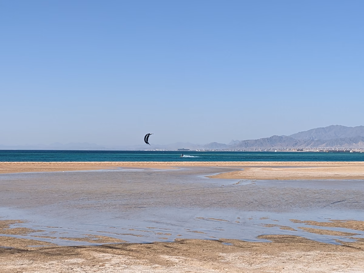 Kitesurfing in Soma Bay: Best Red Sea Spot for Wind & Lessons (2025) - Image 2