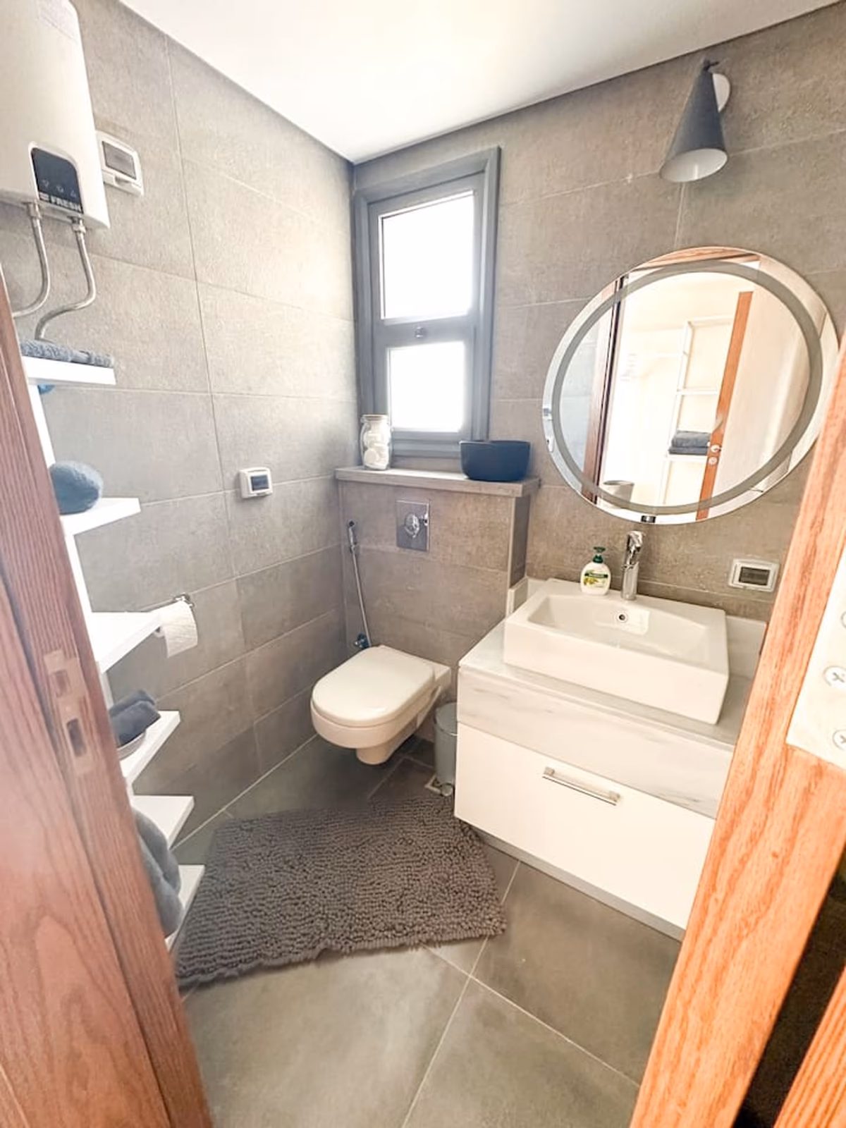 Supreme Beachfront 3BR Villa Soma bay with Garden - Image 10