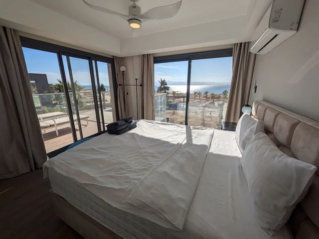 Supreme Beachfront 3BR Villa Soma bay with Garden - Image 2