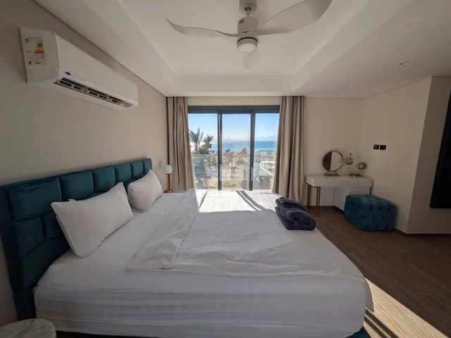 Supreme Beachfront 3BR Villa Soma bay with Garden - Image 3