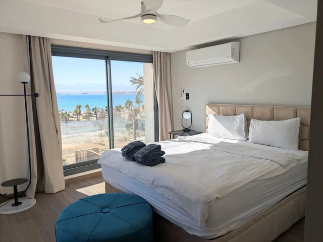 Supreme Beachfront 3BR Villa Soma bay with Garden - Image 4