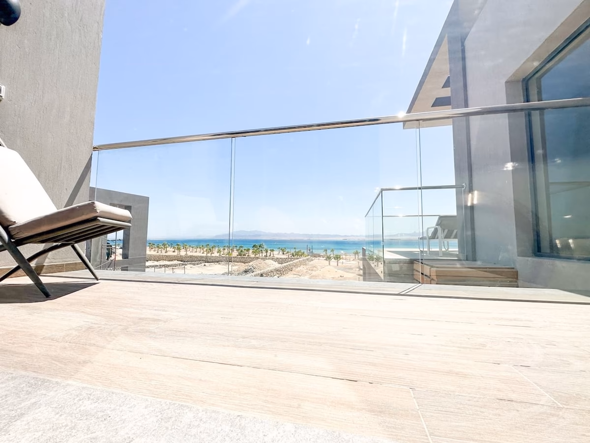 Supreme Beachfront 3BR Villa Soma bay with Garden - Image 6