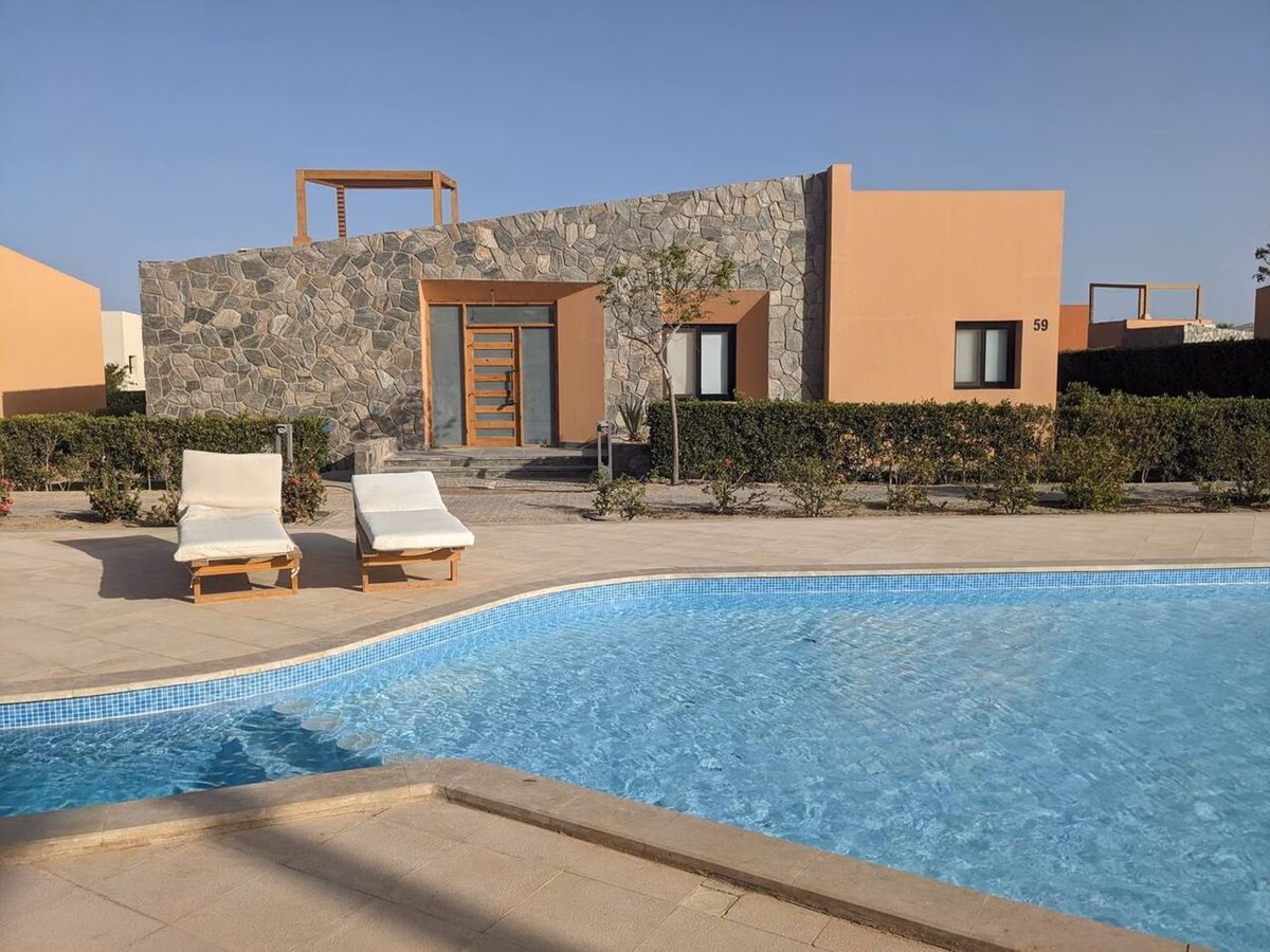 2BR Pool Front Soma bay Villa Near Mesca Beach - Image 1