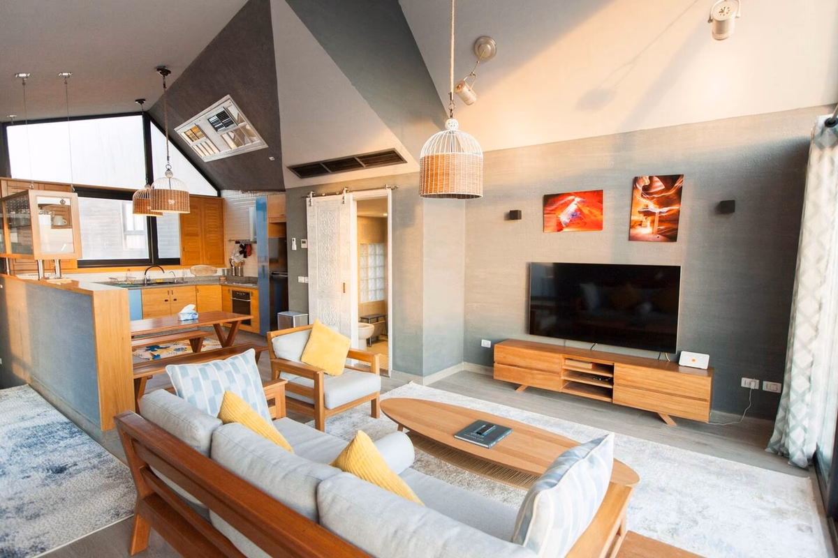 Stylish Seaview 2BR Villa with Free Pool & Beach - Image 6