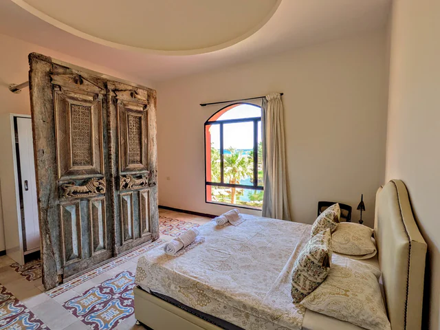 Super Central Somabay 2BR Marina Apt w/ Free Beach - Image 2