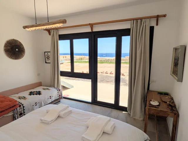 Seafront 3BR Soma Bay Villa With Exquisite Views - Image 3