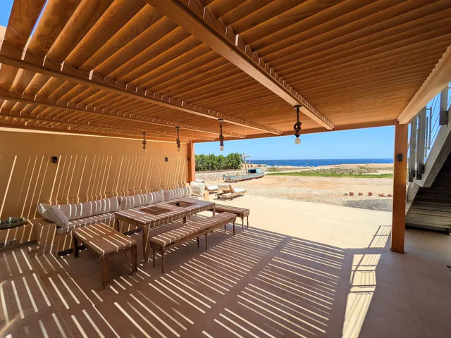 Seafront 3BR Soma Bay Villa With Exquisite Views - Image 4