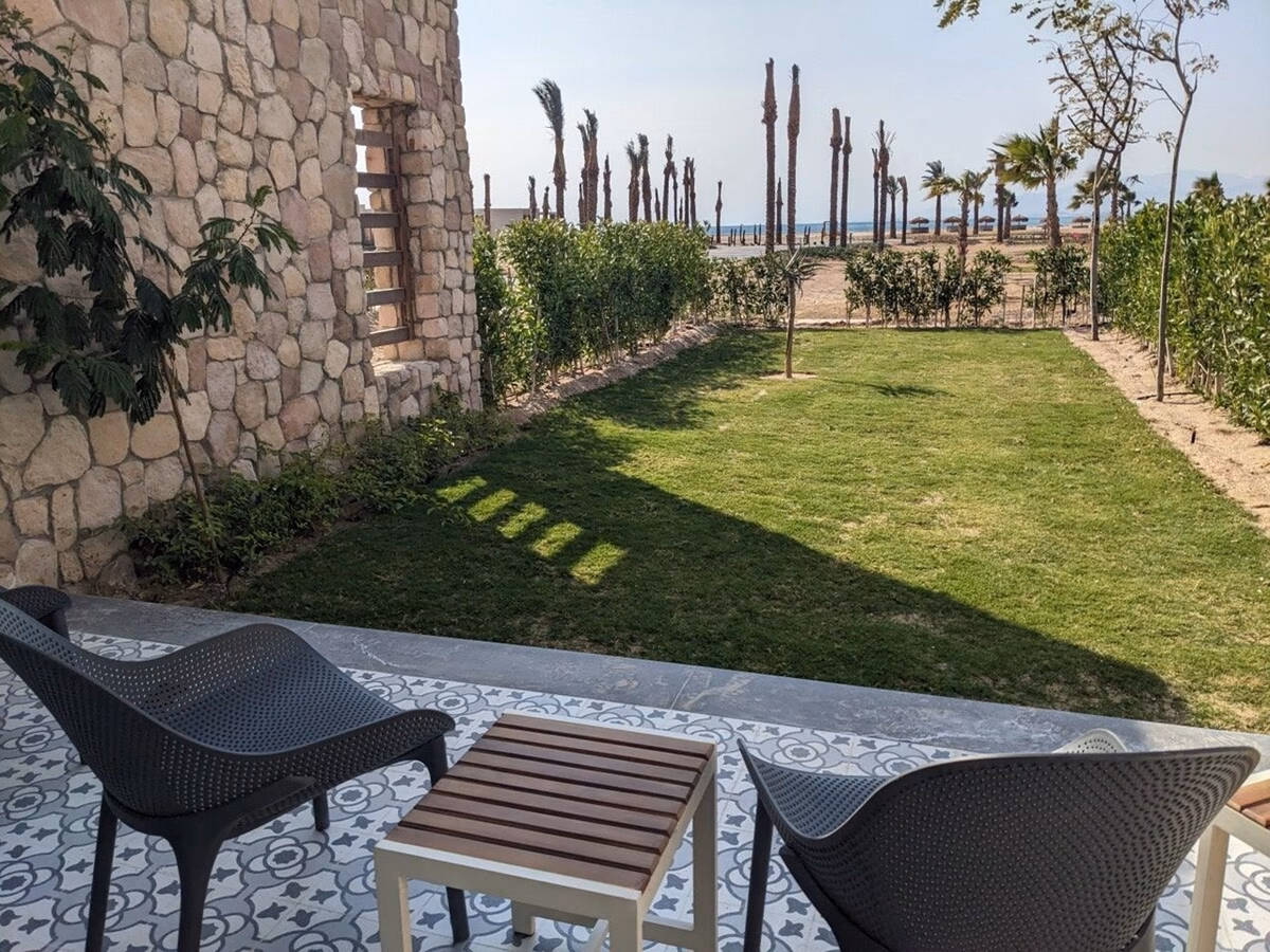 Modern Beachfront 1BR Loft with Garden in Somabay - Image 3