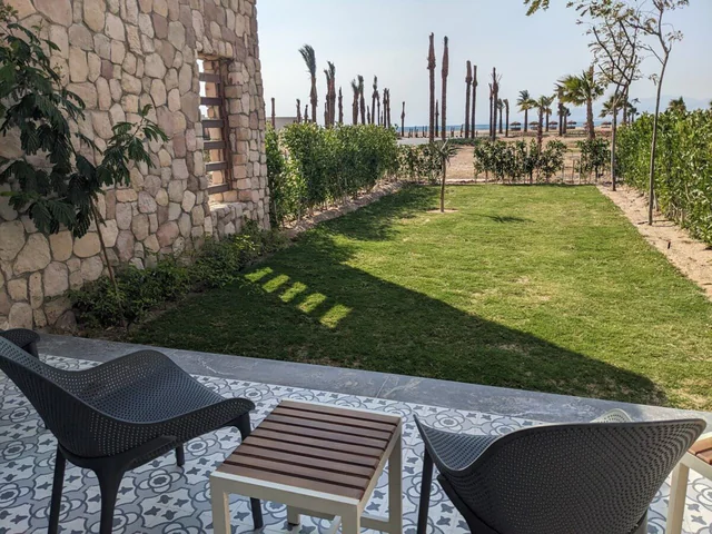 Modern Beachfront 1BR Loft with Garden in Somabay - Image 3