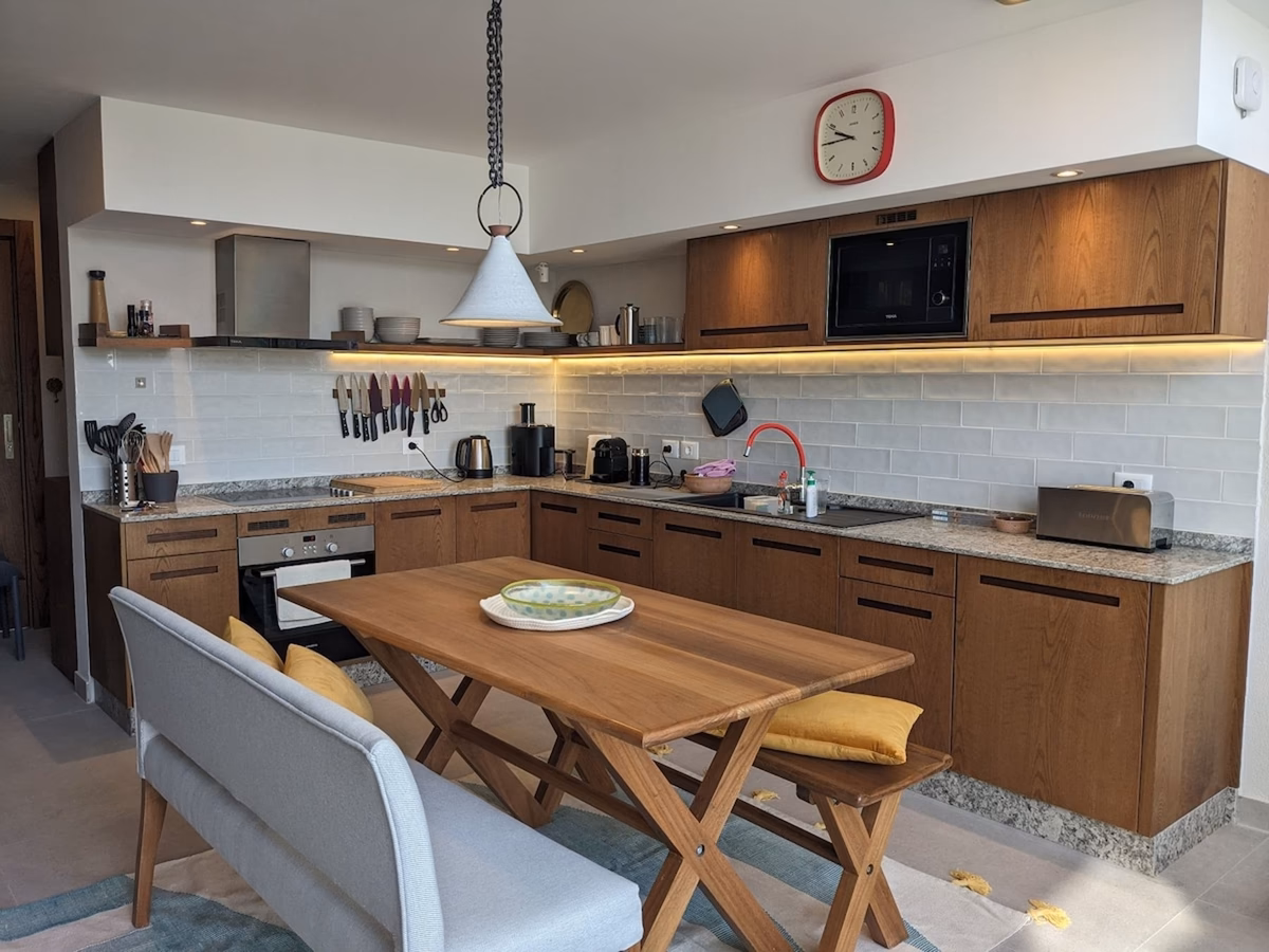 Modern Beachfront 1BR Loft with Garden in Somabay - Image 6