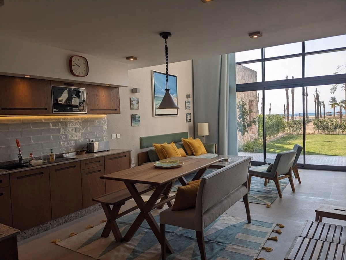 Modern Beachfront 1BR Loft with Garden in Somabay - Image 7