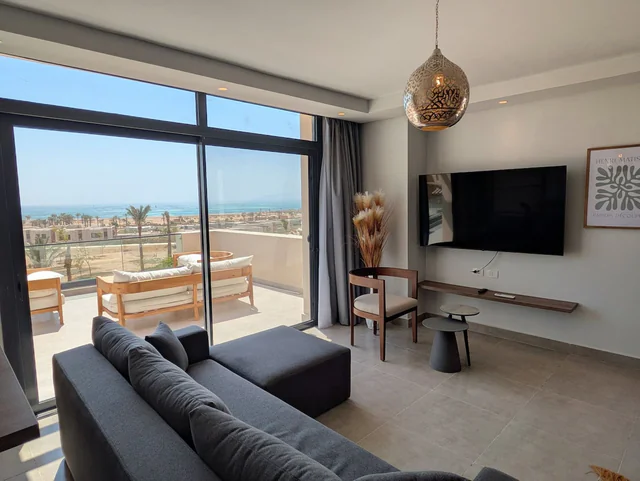 Stunning Penthouse Seaview Apt in Mesca, Somabay