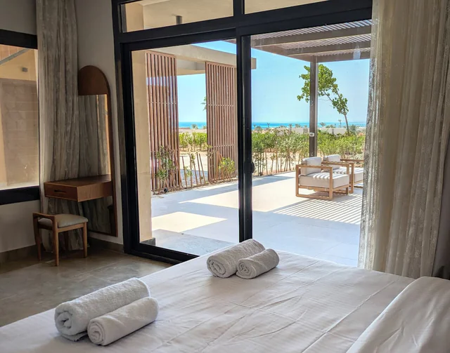 Spacious 3BR Apartment Glorious Panoramic Seaviews - Image 2