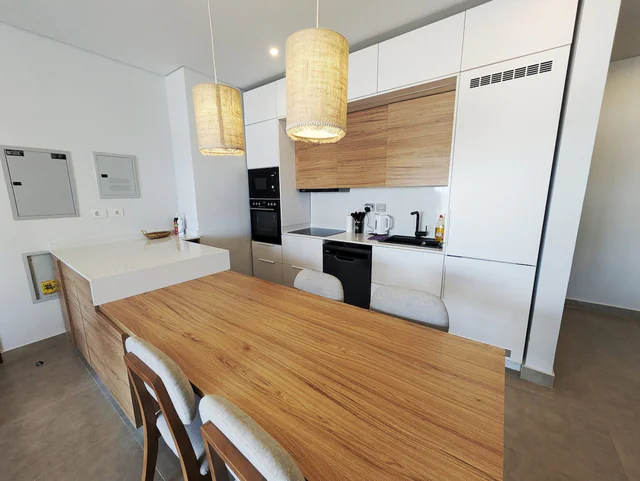 Spacious 3BR Apartment Glorious Panoramic Seaviews - Image 6