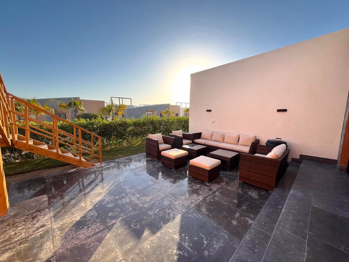 Spacious Villa With Terrace, Beach, Pool And BBQ - Image 3