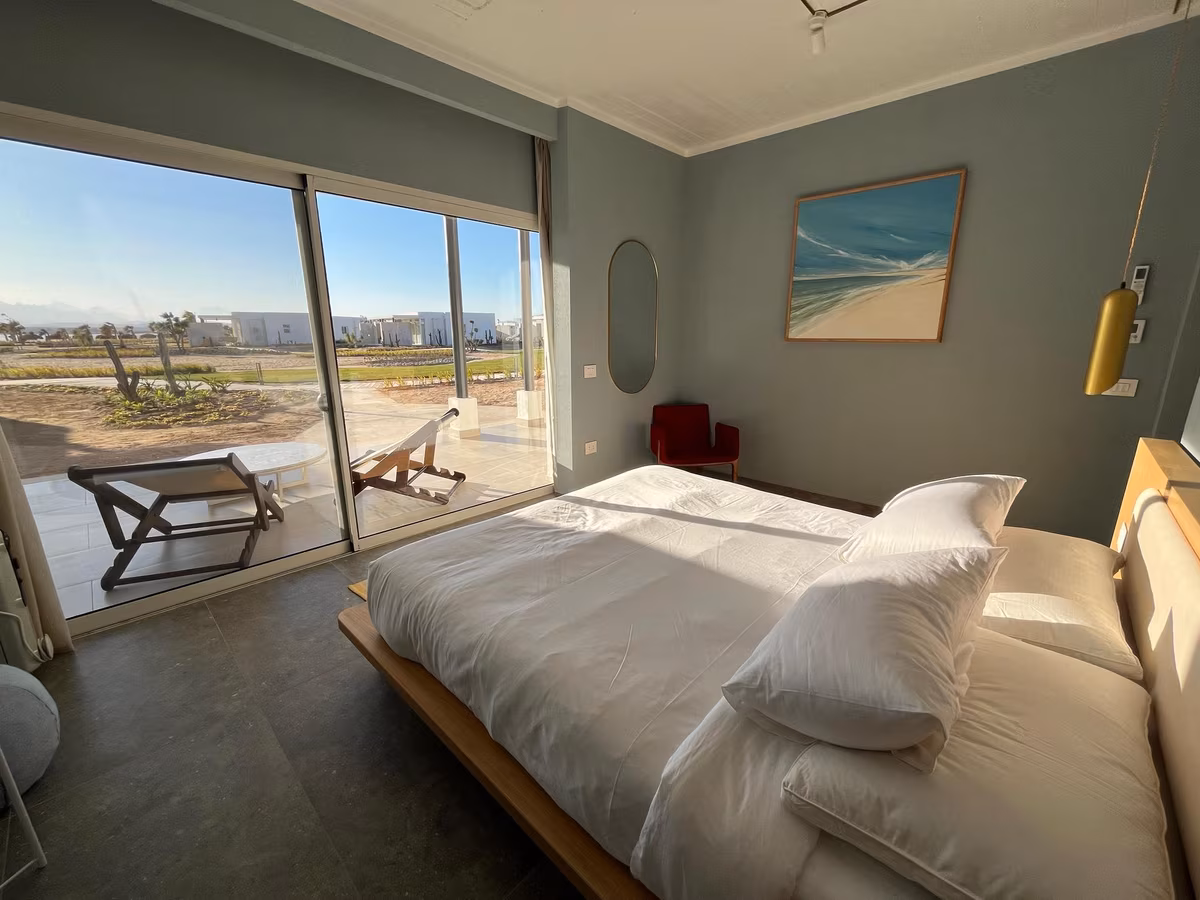 Ultra-Luxury Designer Blanca Cabana Suite Walk to Beach - Image 2