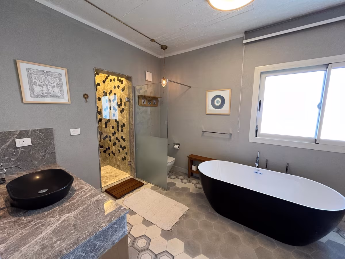 Ultra-Luxury Designer Blanca Cabana Suite Walk to Beach - Image 7